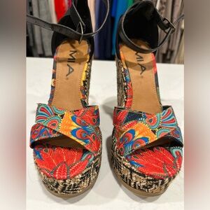 MIA Multi Color Wedges, Canvas and Raffia. Size 6